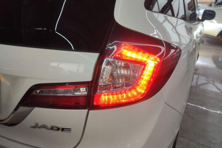 Used Honda Jade 2016 1.8L Automatic Comfort Elite Version 5 Seats Right Rear Taillight