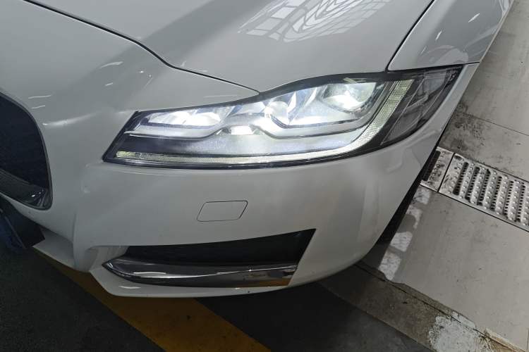 Used Jaguar XFL 2018 XFL 2.0T 250 PS Luxury Edition Left Front Headlight