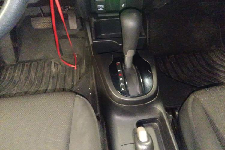 Used Honda Fit 2018 1.5L CVT Comfort Sunroof Version Gear Lever