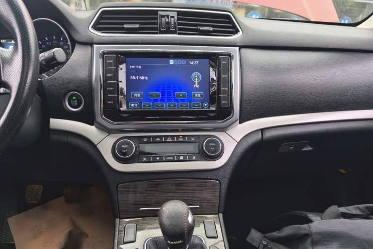 Used Haval H6 Coupe 2015 Blue-Label Facelift 2.0T Manual Two-Wheel Drive Urban Version