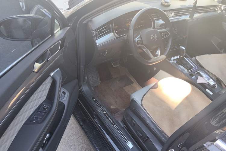 Used Volkswagen Magotan 2023 2 Million Units Limited Edition 330TSI DSG Leading Version Driver Seat