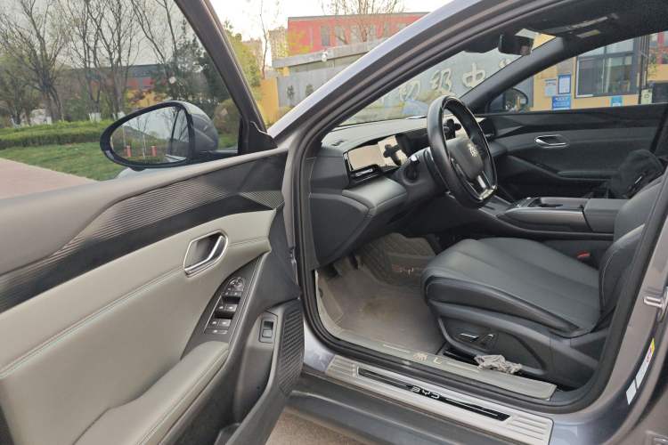 Used BYD Qin L 2025 EV 470KM Leading Edition Interior 3