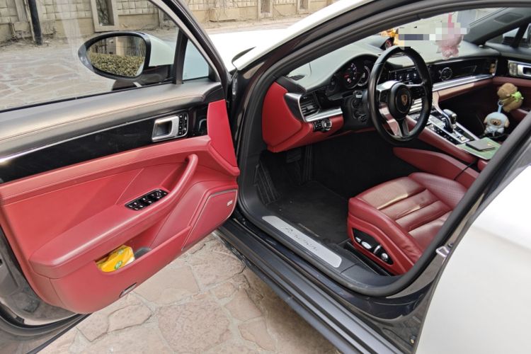 Used Porsche Panamera 2019 Panamera 2.9T Interior 3