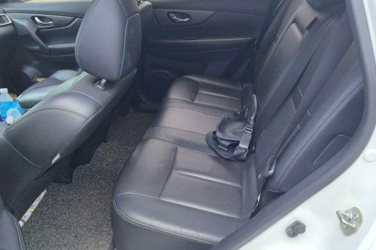 Used Nissan X-Trail 2015 2.0L CVT Comfort MAX Edition 2WD Left Rear Seat