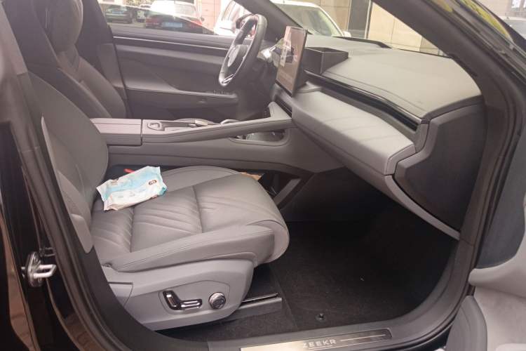 Used Zeekr 001 2024 YOU Edition 100 kWh All-Wheel Drive Right Front Seat