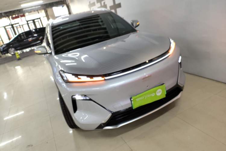 Used Geely Galaxy Xingjian 7 EM-i 2025 55 km Launch Edition Front Right 45 Deg