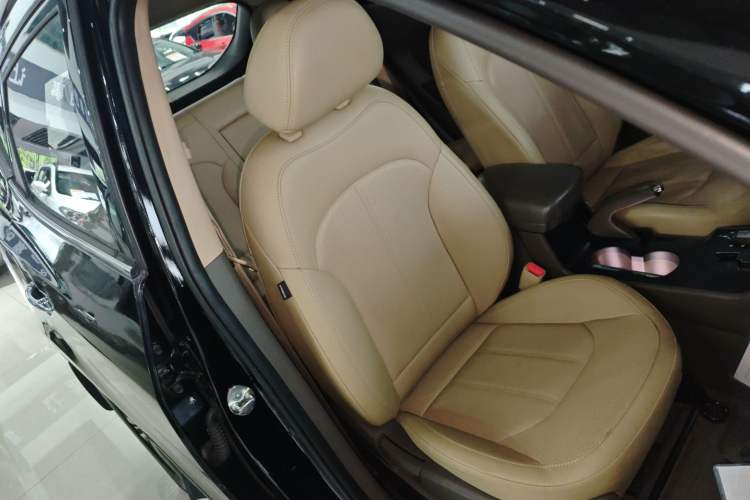 Used Hyundai ix35 2015 2.0L Automatic 2WD Smart Version China V Standard Right Front Seat