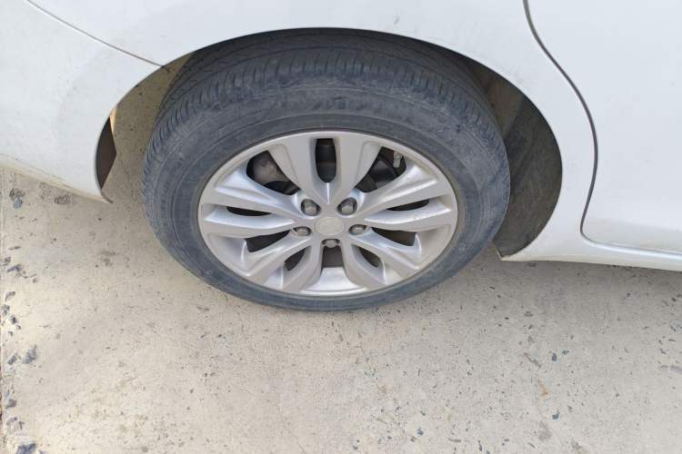 Used Buick GT 2021 Revised Version Flagship 1.5L Automatic Elite Edition Right Rear Wheel Hub