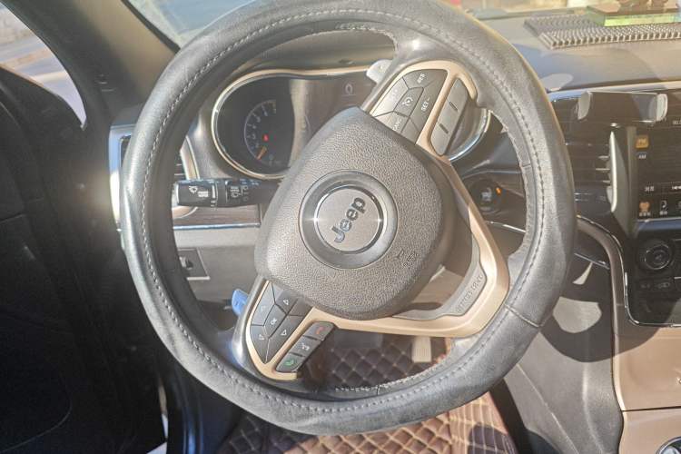 Used Jeep Grand Cherokee 2014 3.0L Comfort Navigation Edition