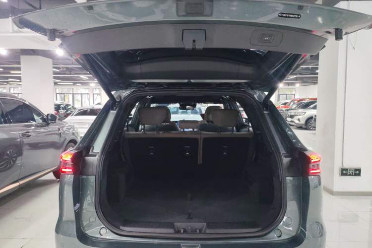 Used Chery Tiggo 8 PLUS 2025 290TGDI DCT Prestige 5-Seater Trunk