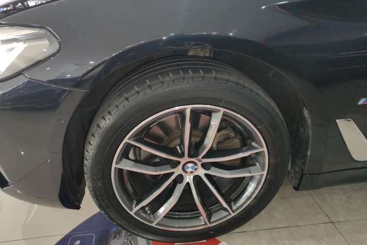 Used BMW 5 Series 2022 Second Facelift 525Li M Sport Package Exterior 4