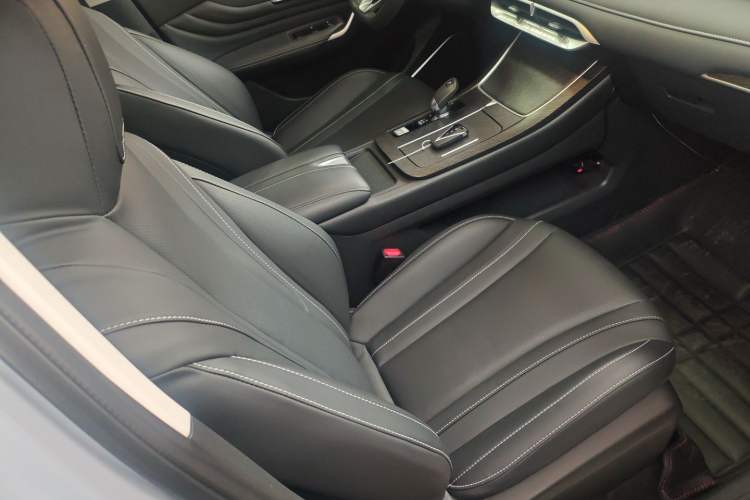 Used Venucia V 2021 260T Idol Edition