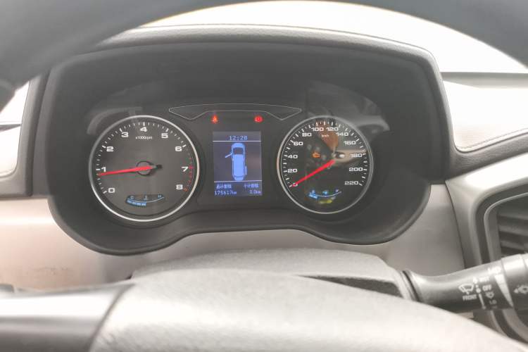 Used JAC Refine M4 2019 Business & Travel Series 2.0L Manual Comfort Model China V Standard
