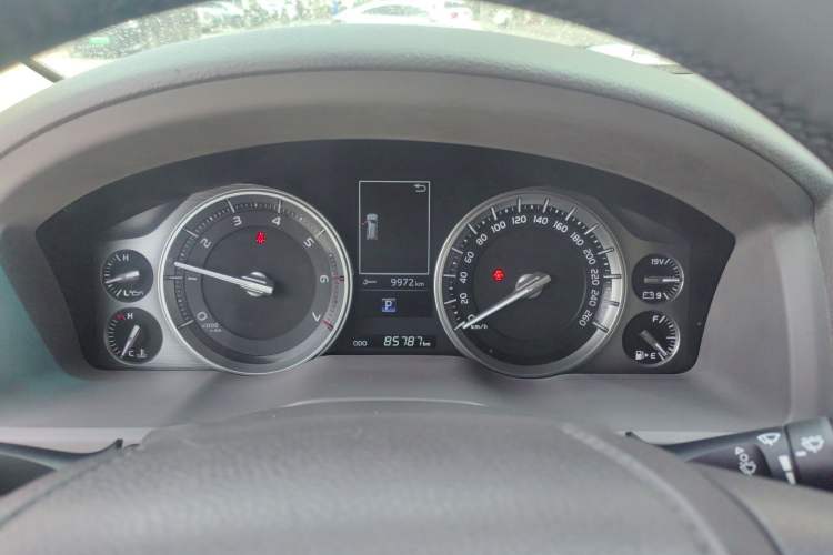 Used Toyota Land Cruiser 2021 5.7L VXR Genuine Leather – Middle East Instrument Cluster