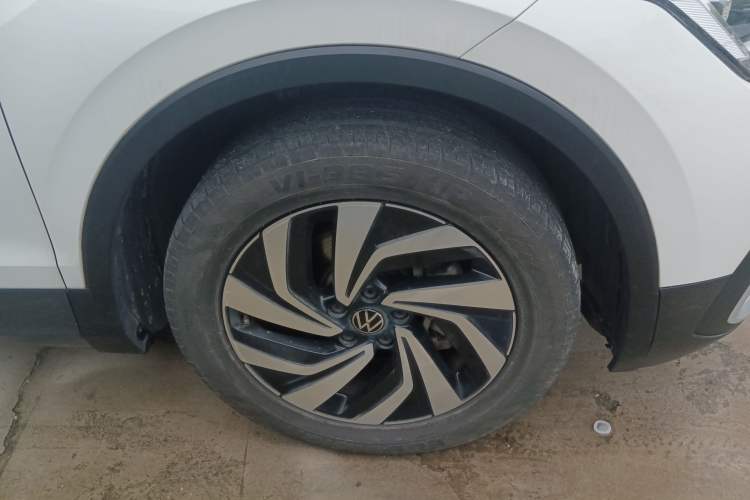Used Volkswagen Tiguan L 2022 330TSI Automatic Two-Wheel Drive Comfort Edition Right Front Wheel Hub
