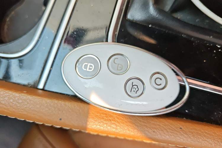 Used BYD Song MAX 2019 1.5T Automatic Smart Connect Ruiyi Model 6-Seater China V Standard Vehicle Key