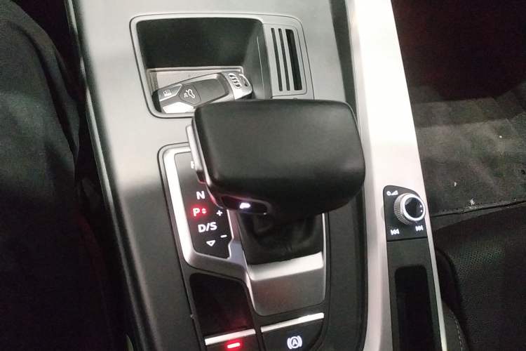 Used Audi A4L 2020 40 TFSI Fashion Dynamic Model