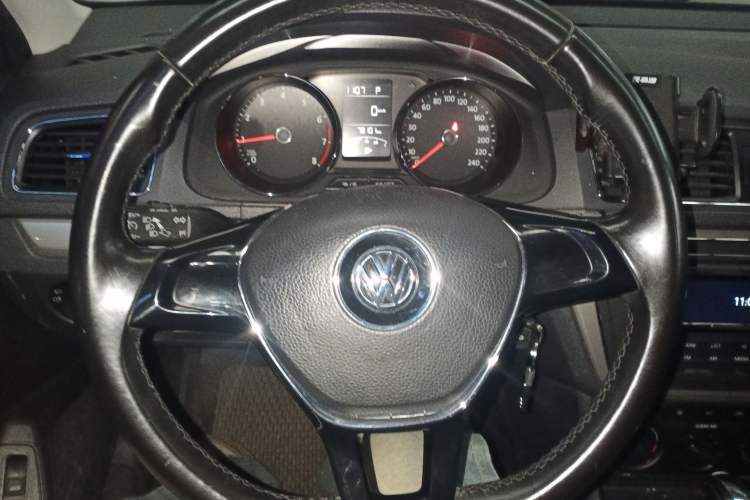 Used Volkswagen Lavida 2015 1.6L Automatic Comfort Edition
