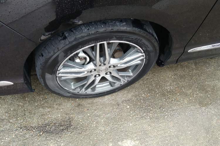 Used Honda Elysion 2019 2.0L Hybrid Supreme Edition Left Front Wheel Hub