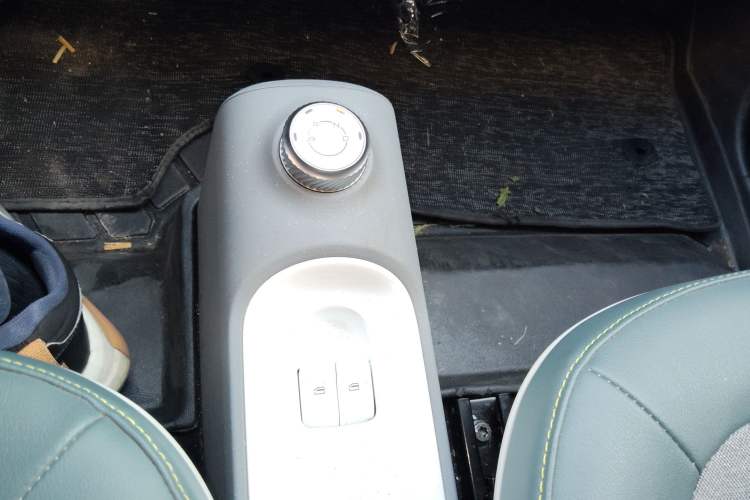 Used Wuling Hongguang MINIEV 2022 GAMEBOY 300km Enthusiast Model with Lithium Iron Phosphate