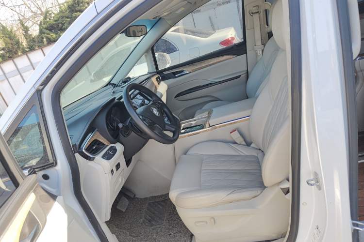 Used Buick GL8 2018 ES 28T Comfort Model China VI Standard