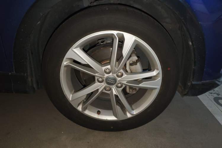 Used Audi Q3 2019 40 TFSI Fashionable and Elegant Model
