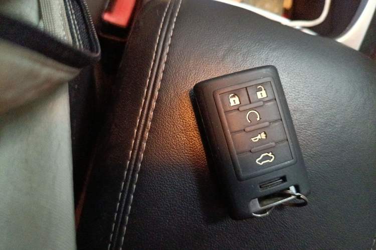 Used Cadillac SRX 2013 3.0L Elite Model Vehicle Key