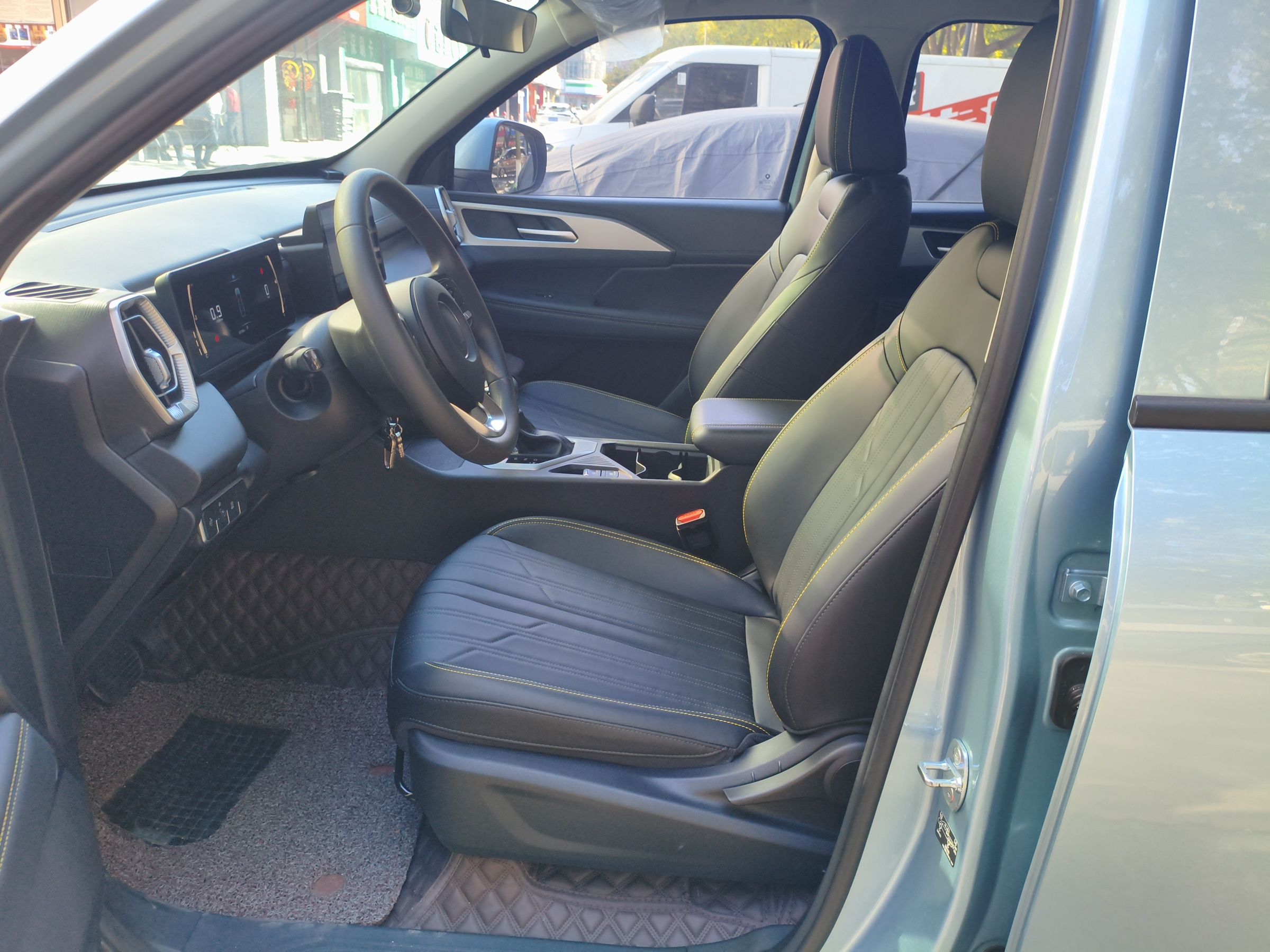 Переднее сиденье в автомобиле