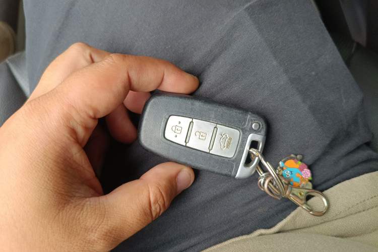 Used Kia K2 2011 Sedan 1.6L Automatic Transmission Premium
