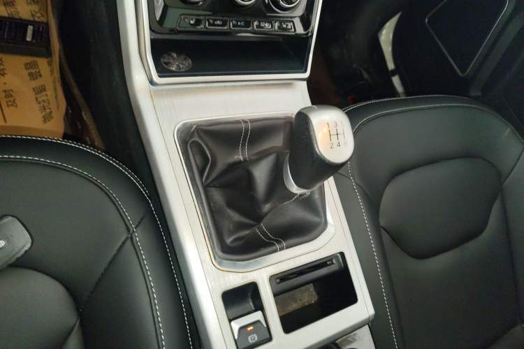 Used Bestune X40 2019 1.6L Manual Luxury Edition China VI
