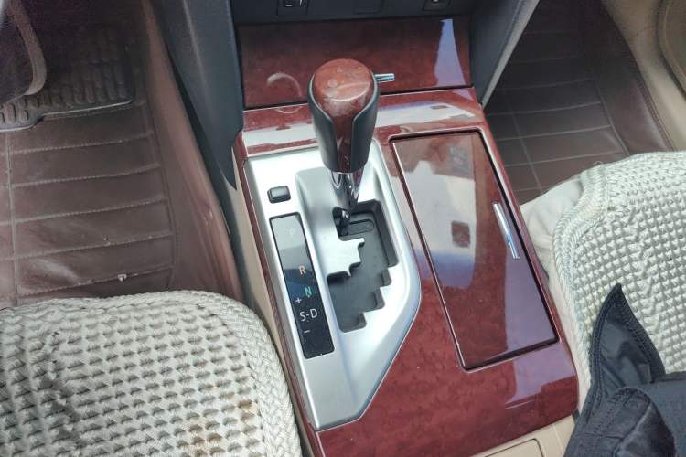 Used Toyota Camry 2012 2.0G Luxury Navigation Edition Gear Lever