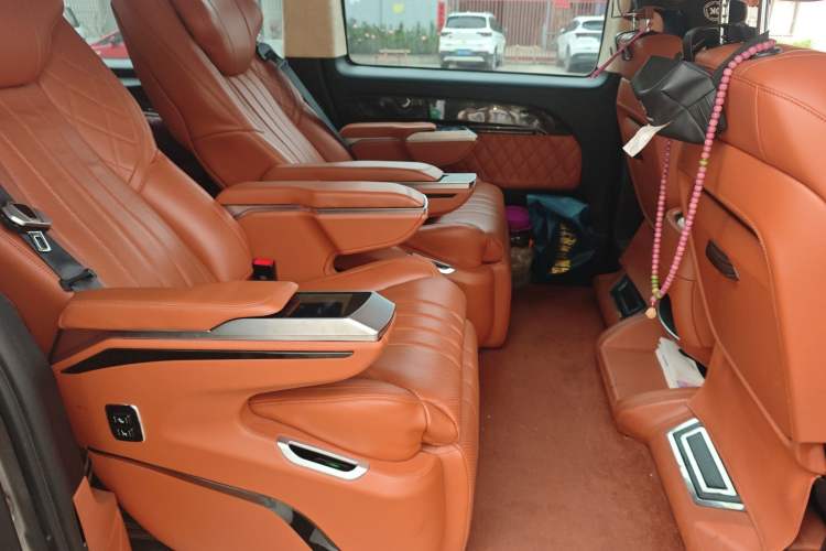 Used Mercedes-Benz Vito 2021 2.0T Elite Version 7 Seats Left Rear Seat