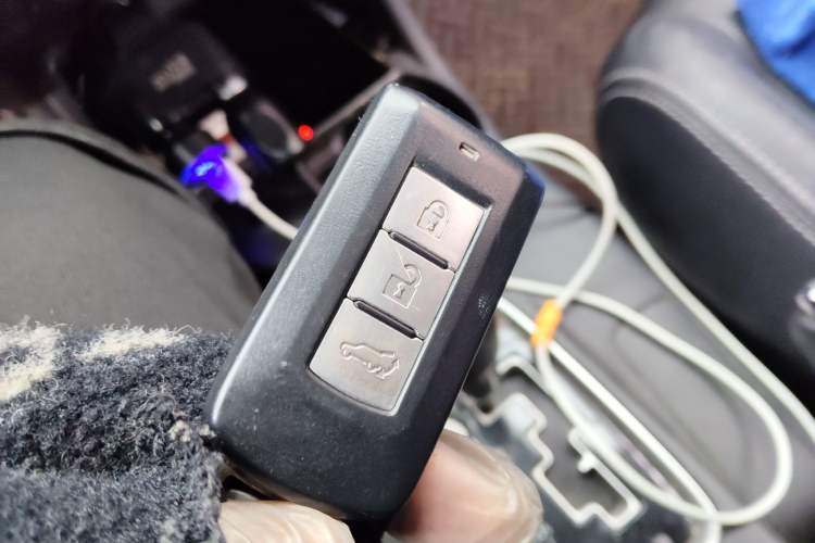 Used Mitsubishi Outlander 2014 2.4L 4x4 Deluxe Value Edition 5 Seats