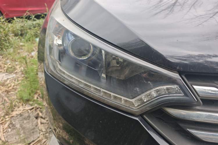 Used Dongfeng Aeolus AX7 2016 2.0L Automatic Zhiyi Trim
