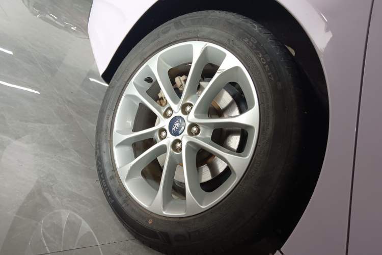 Used Ford Mondeo 2020 EcoBoost 180 Stylish Model Right Rear Wheel Hub