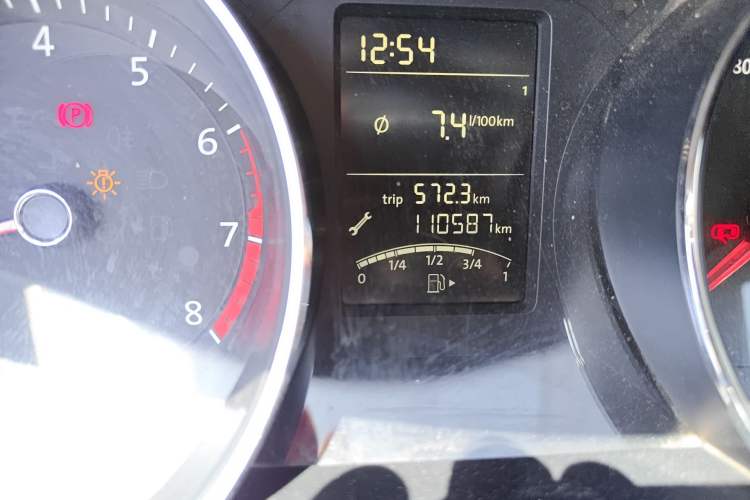 Used Volkswagen Sagitar 2018 1.6L Automatic Comfort Model Odometer Close Up