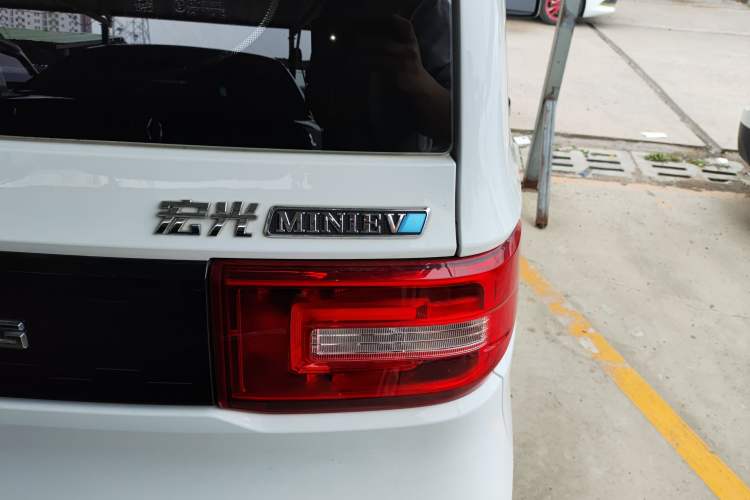 Used Wuling Hongguang MINIEV 2020 Freedom Version Lithium Iron Phosphate Right Rear Taillight