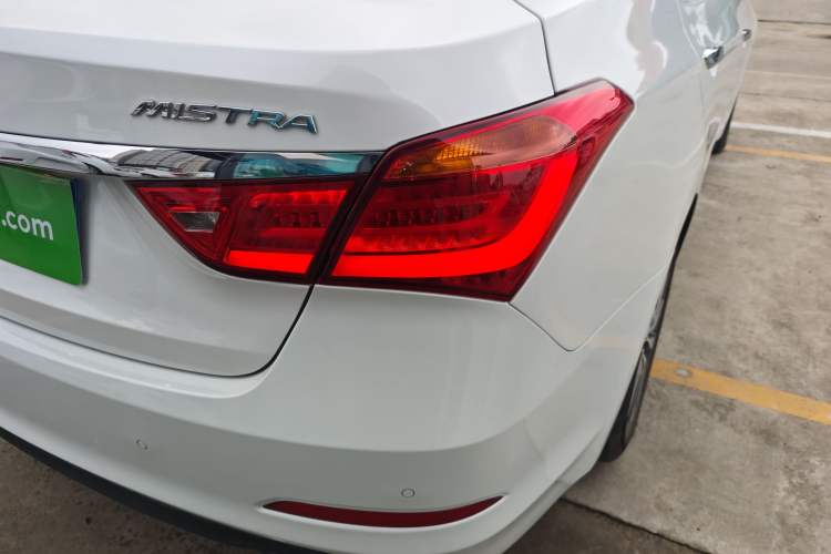 Used Hyundai Mistra 2014 1.8L Automatic Deluxe DLX Model Right Rear Taillight