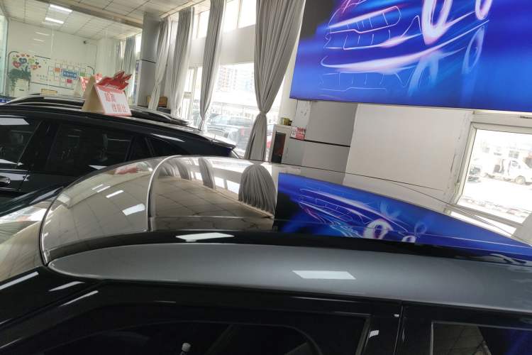 Used Land Rover Range Velar 2021 P250 model
