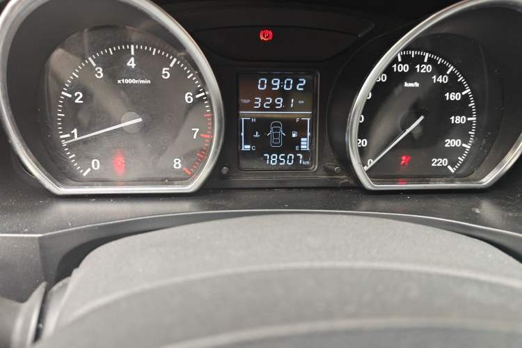 Used Zotye T600 2016 1.5T Manual Luxury Edition Odometer Close Up