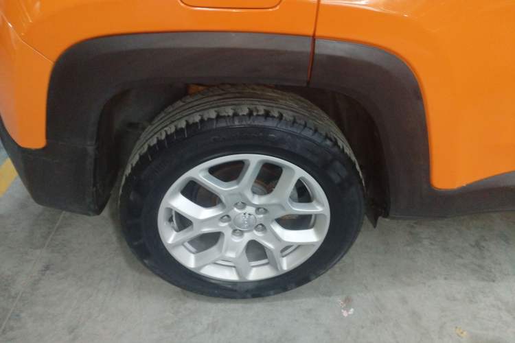 Used Jeep Renegade 2017 180T Automatic High-Energy Version Right Rear Wheel Hub