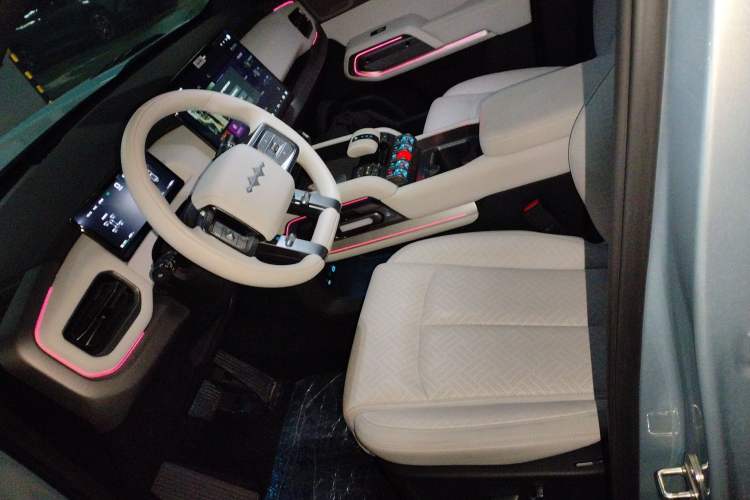 Used Formula Leopard Titanium 3 2025 501KM All-Wheel Drive Intelligent Driving Ultra Version
