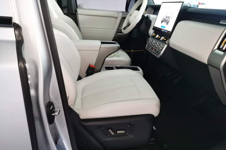 Used iCAR V23 2026 Model 550 Two-Wheel Drive Super Sports Edition Right Front Seat