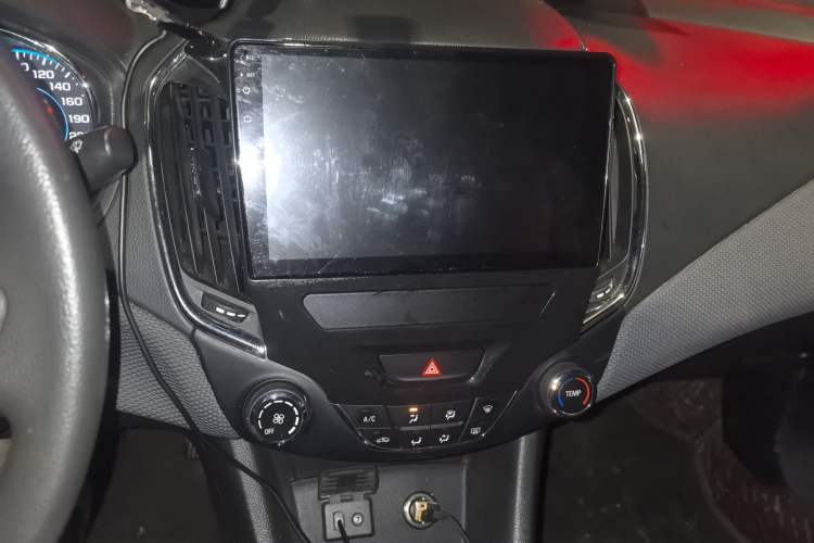 Used Chevrolet Cruze 2017 1.5L Automatic Pioneer Sunroof Edition Audio And AC Panel