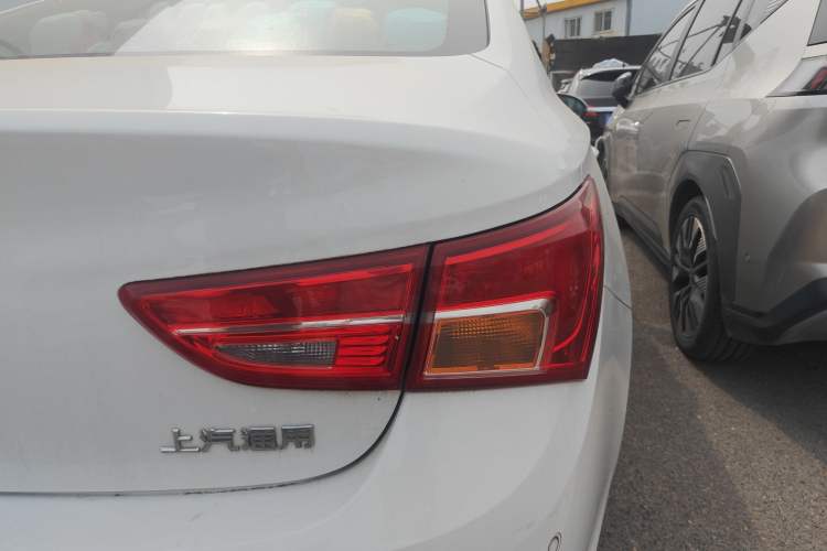 Used Buick Verano 2017 Sedan 15S Manual Entry-Level Model Right Rear Taillight