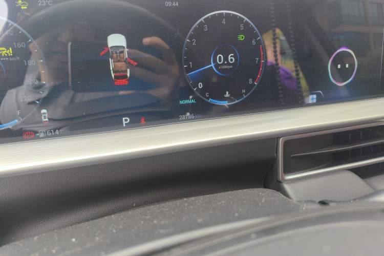 Used Chery Tiggo 8 PLUS 2021 290TGDI DCT Luxury Edition Odometer Close Up