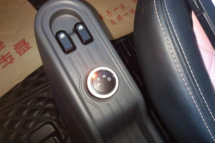 Used Wuling Hongguang MINIEV 2021 Macaron Sandwich Model 170 km Lithium Iron Phosphate