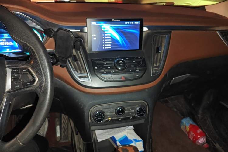 Used Soueast DX7 2017 1.5T Automatic Glory Edition
