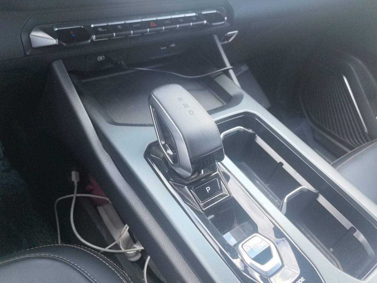 Geely Auto Haoyue L 2023 2.0T DCT Prestige Edition — снимка 14