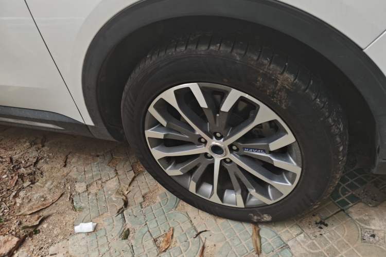 Used Haval H6 2017 Blue Label 1.5T Automatic Two-Wheel Drive ZhiShang Model Right Front Wheel Hub